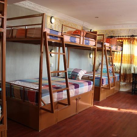 Pich Guesthouse Пном Пен Екстериор снимка
