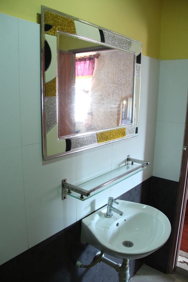 Pich Guesthouse Пном Пен Екстериор снимка