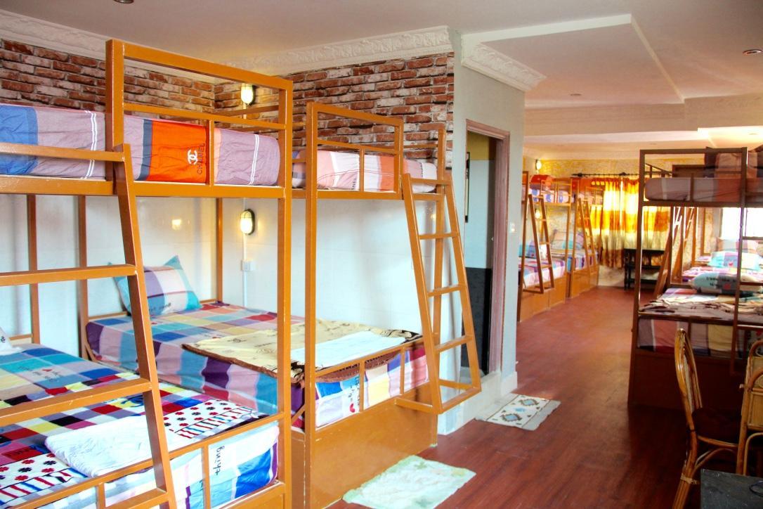 Pich Guesthouse Пном Пен Екстериор снимка