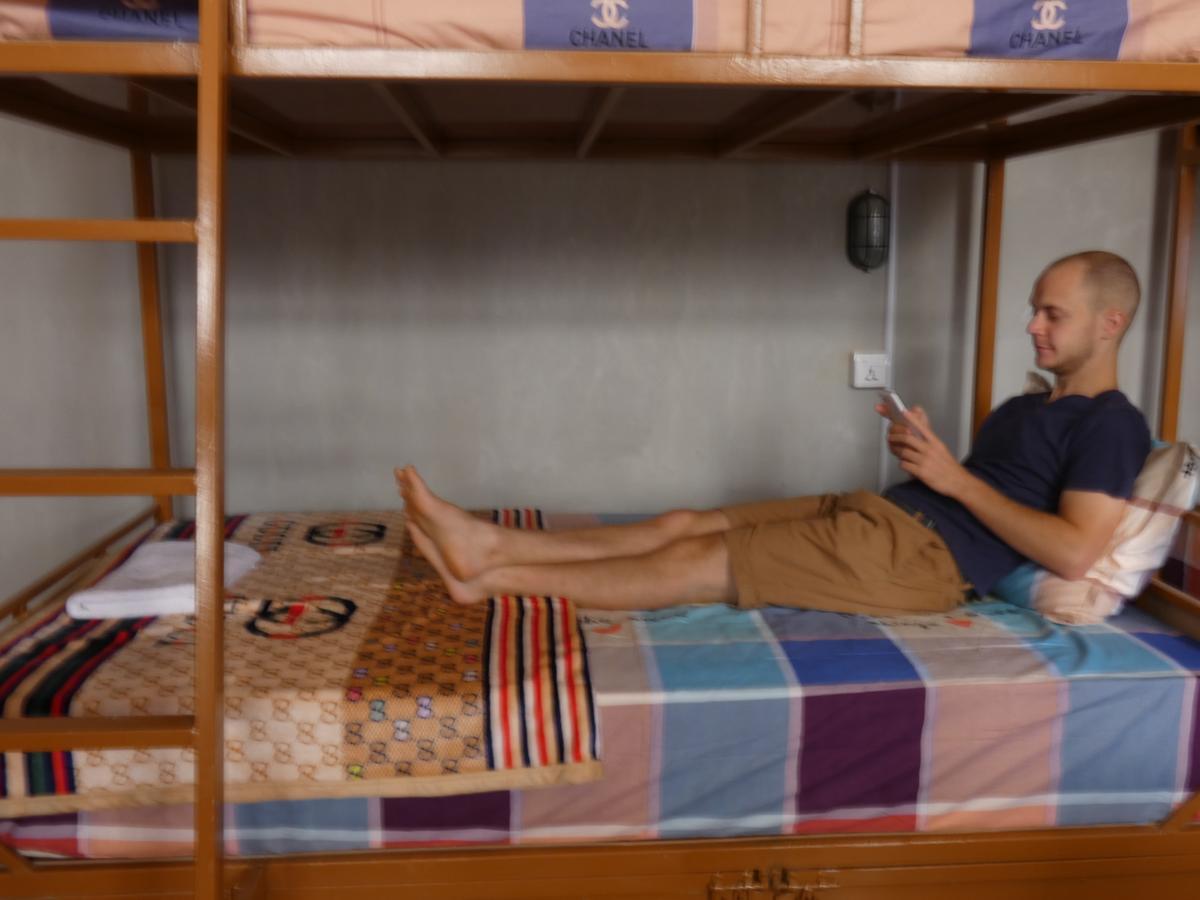 Pich Guesthouse Пном Пен Екстериор снимка