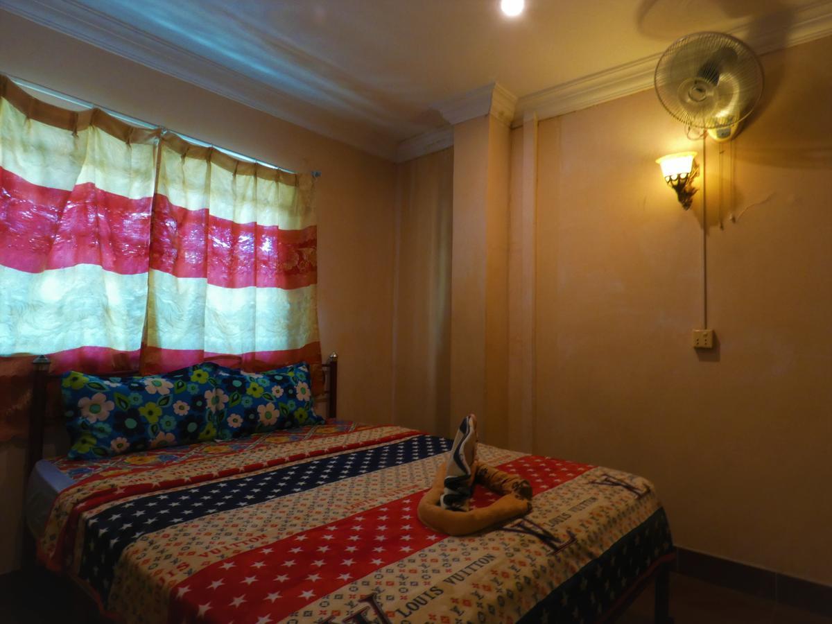 Pich Guesthouse Пном Пен Екстериор снимка