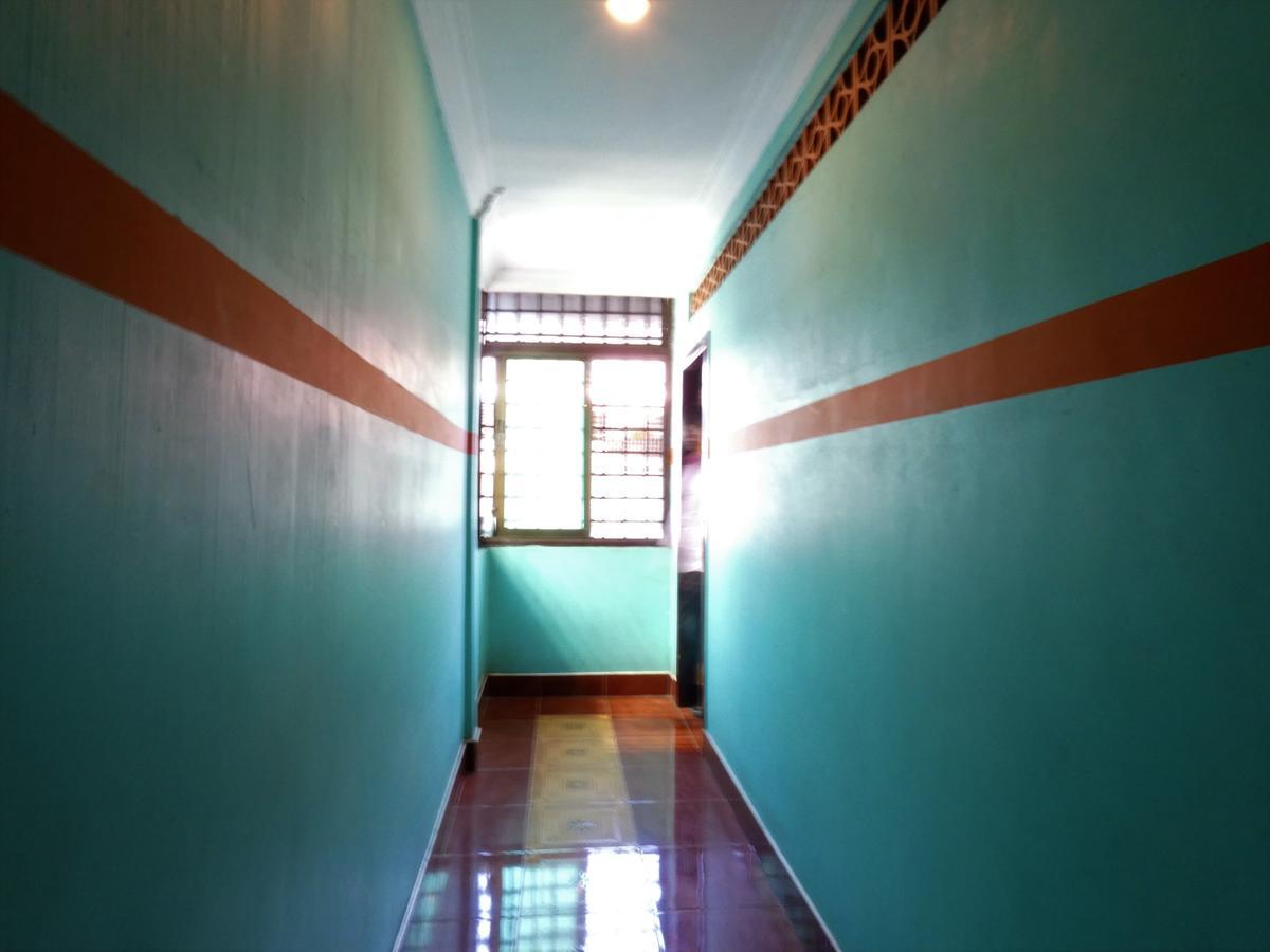 Pich Guesthouse Пном Пен Екстериор снимка