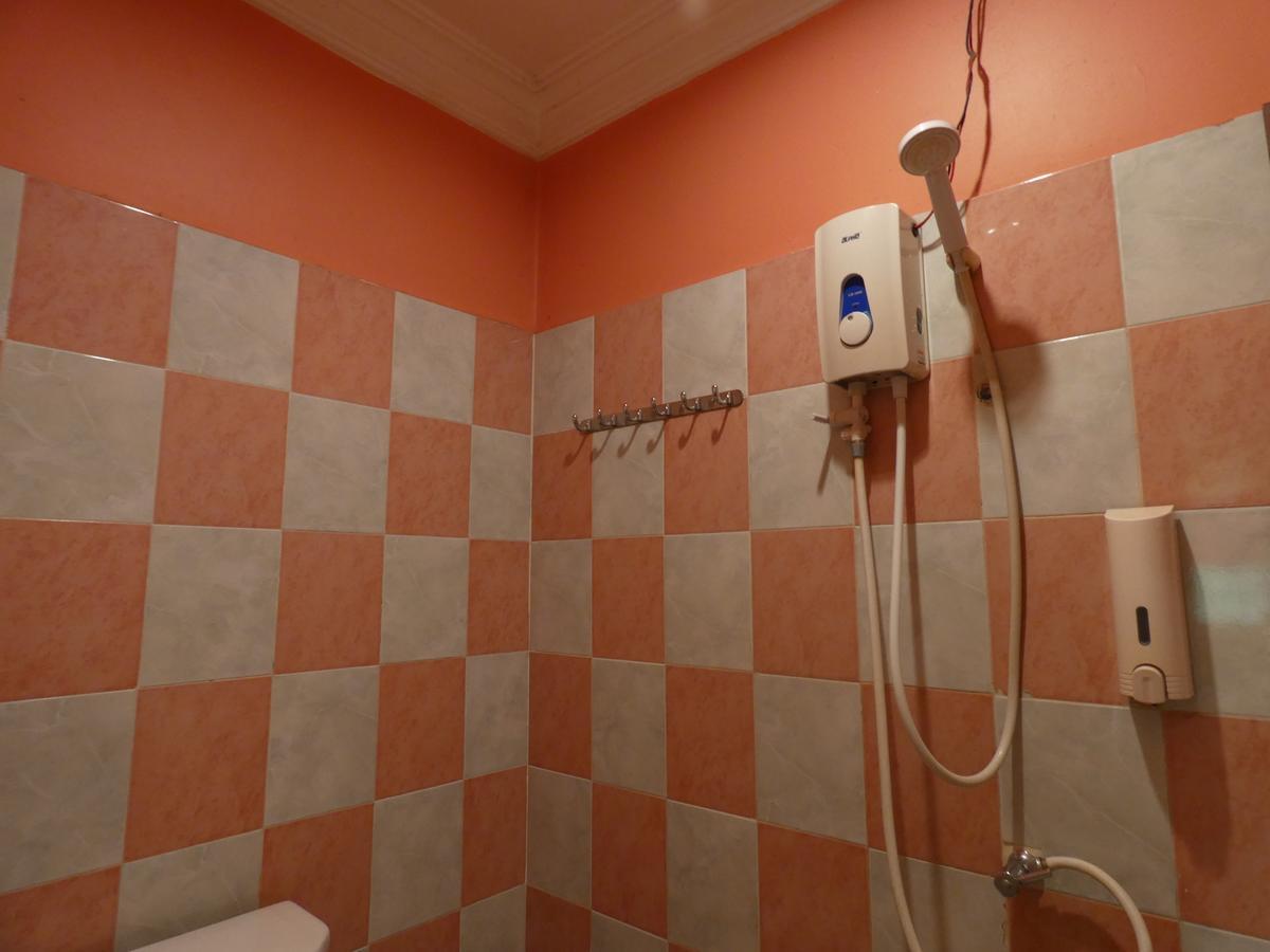 Pich Guesthouse Пном Пен Екстериор снимка