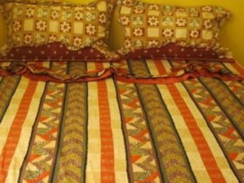 Pich Guesthouse Пном Пен Екстериор снимка