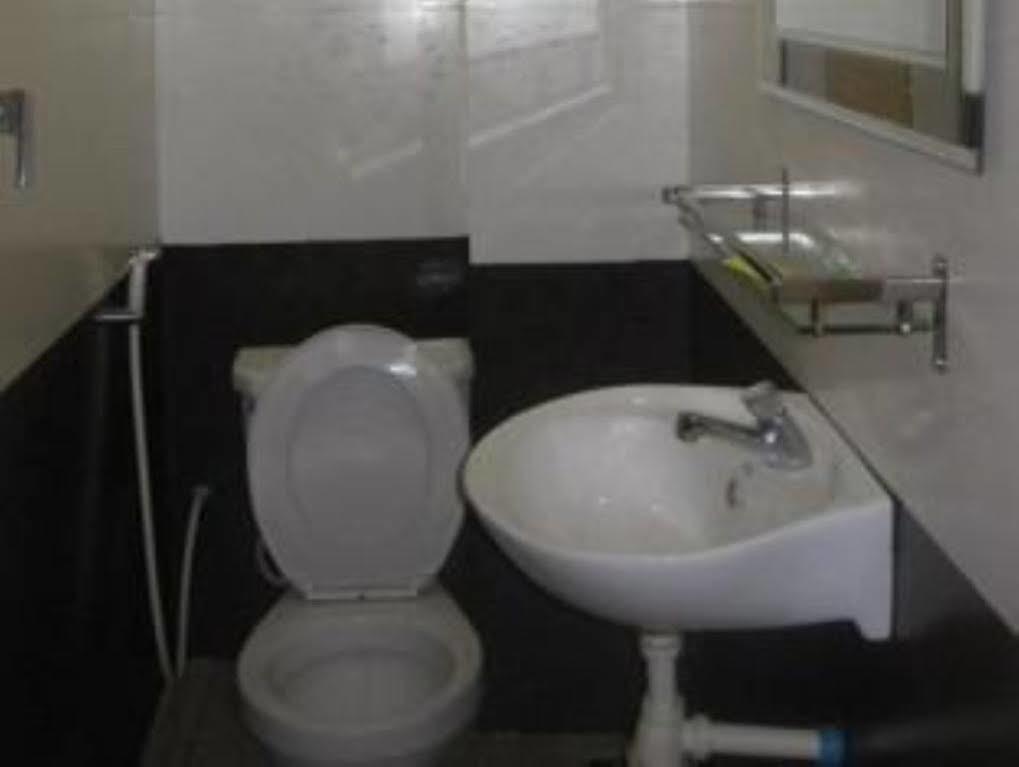 Pich Guesthouse Пном Пен Екстериор снимка