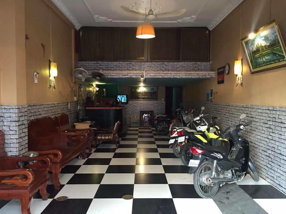 Pich Guesthouse Пном Пен Екстериор снимка